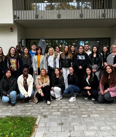 Ein neuer Kurs ist an der Rheinhessen-Fachklinik Alzey in die Pflegeausbildung gestartet